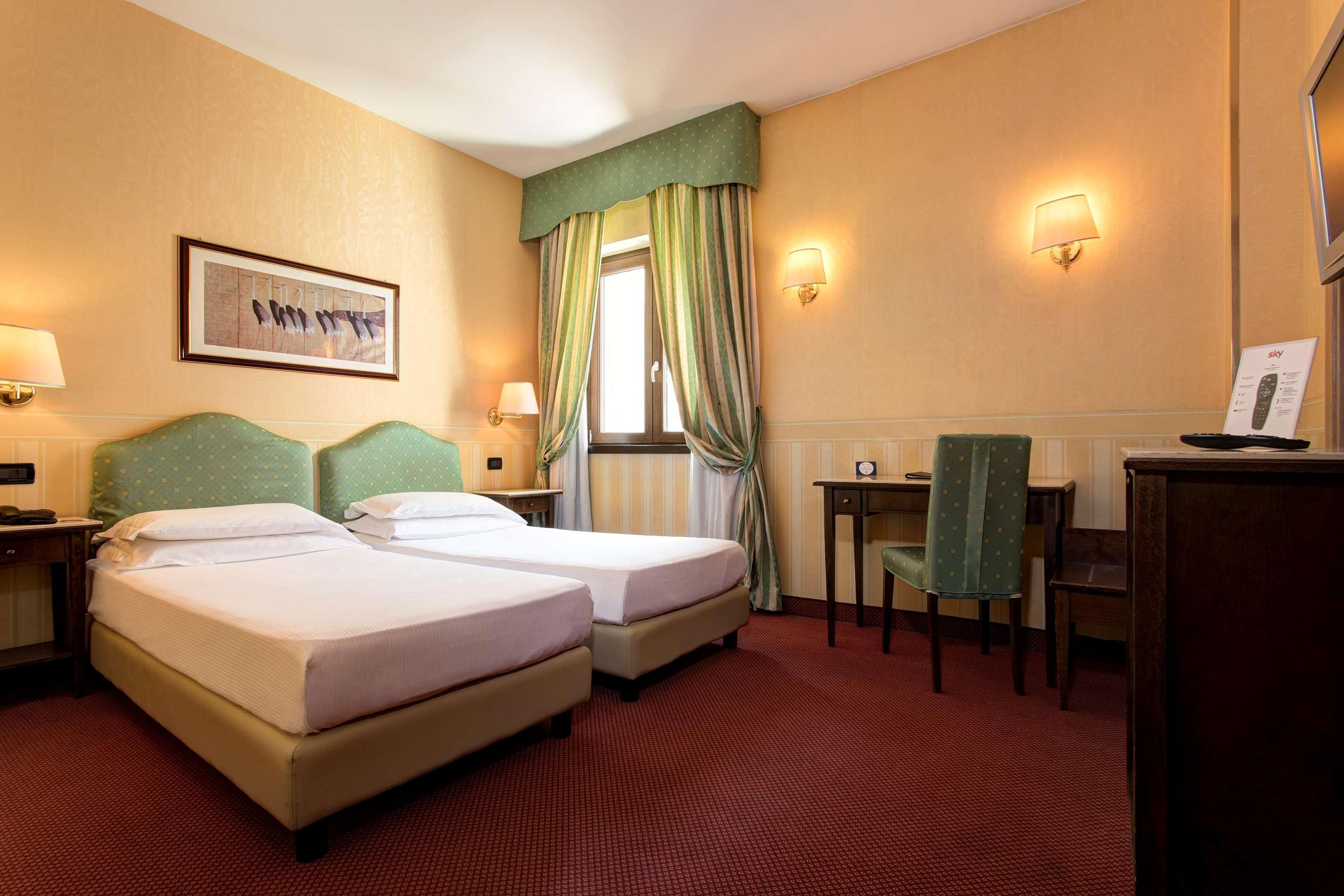 Hotel Western Tritone 4*