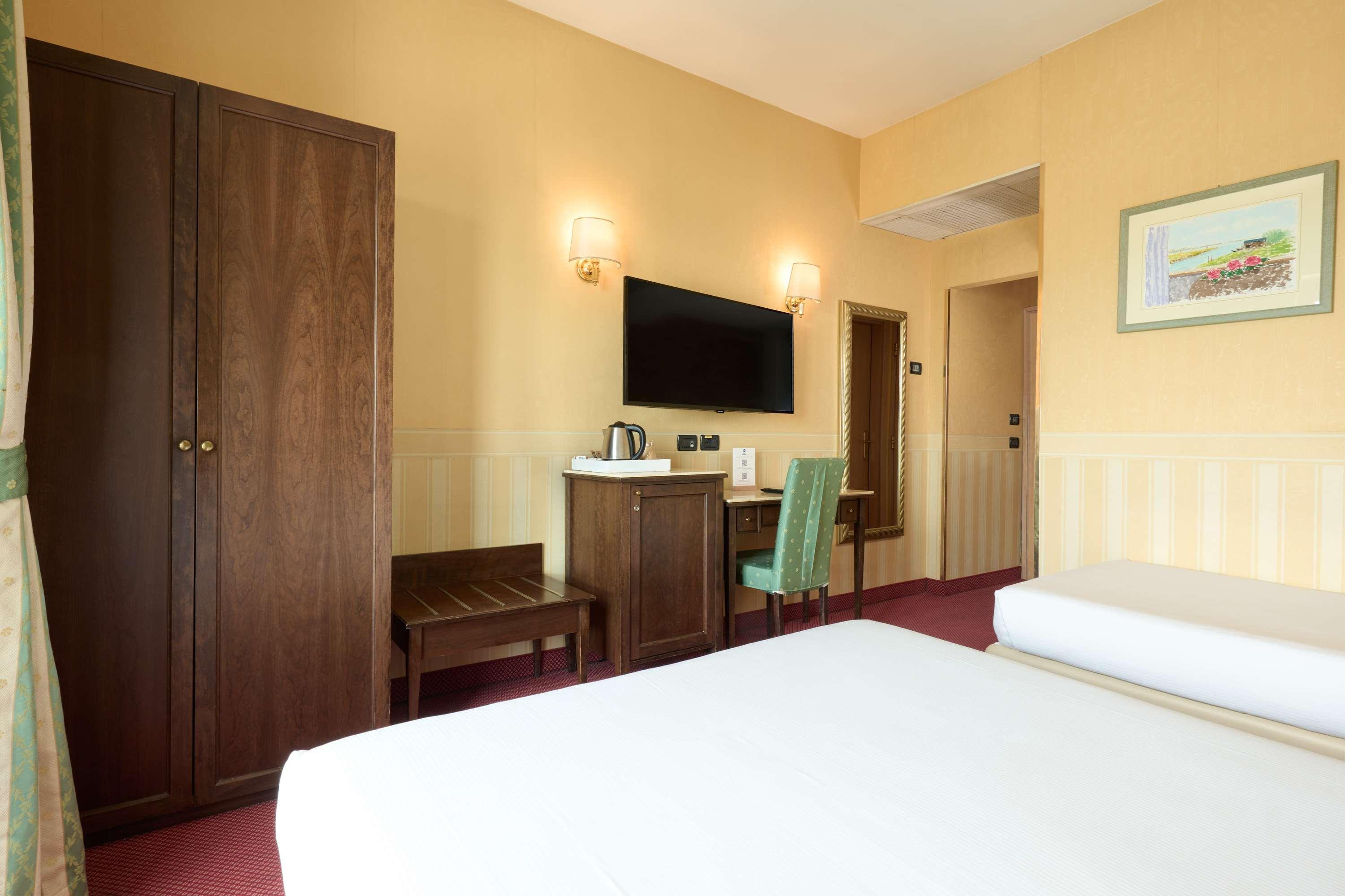 Western Tritone 4* Mestre