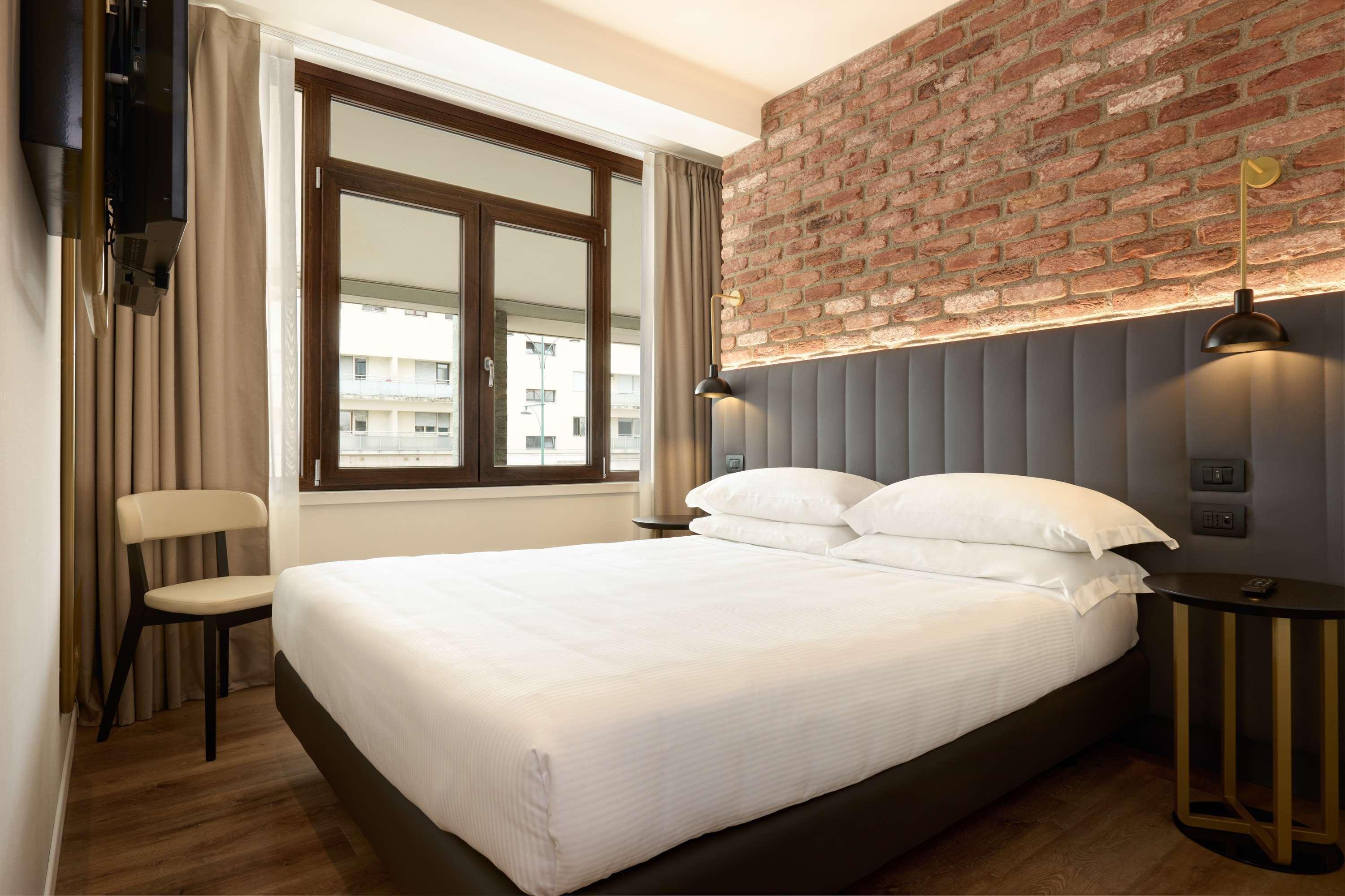 Western Tritone Hotel