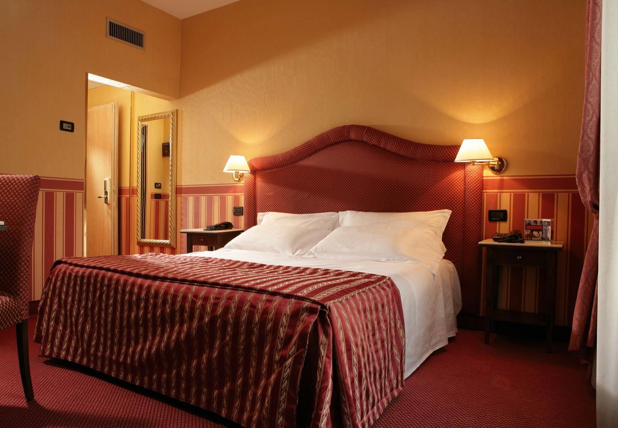 Western Tritone Hotel 4*