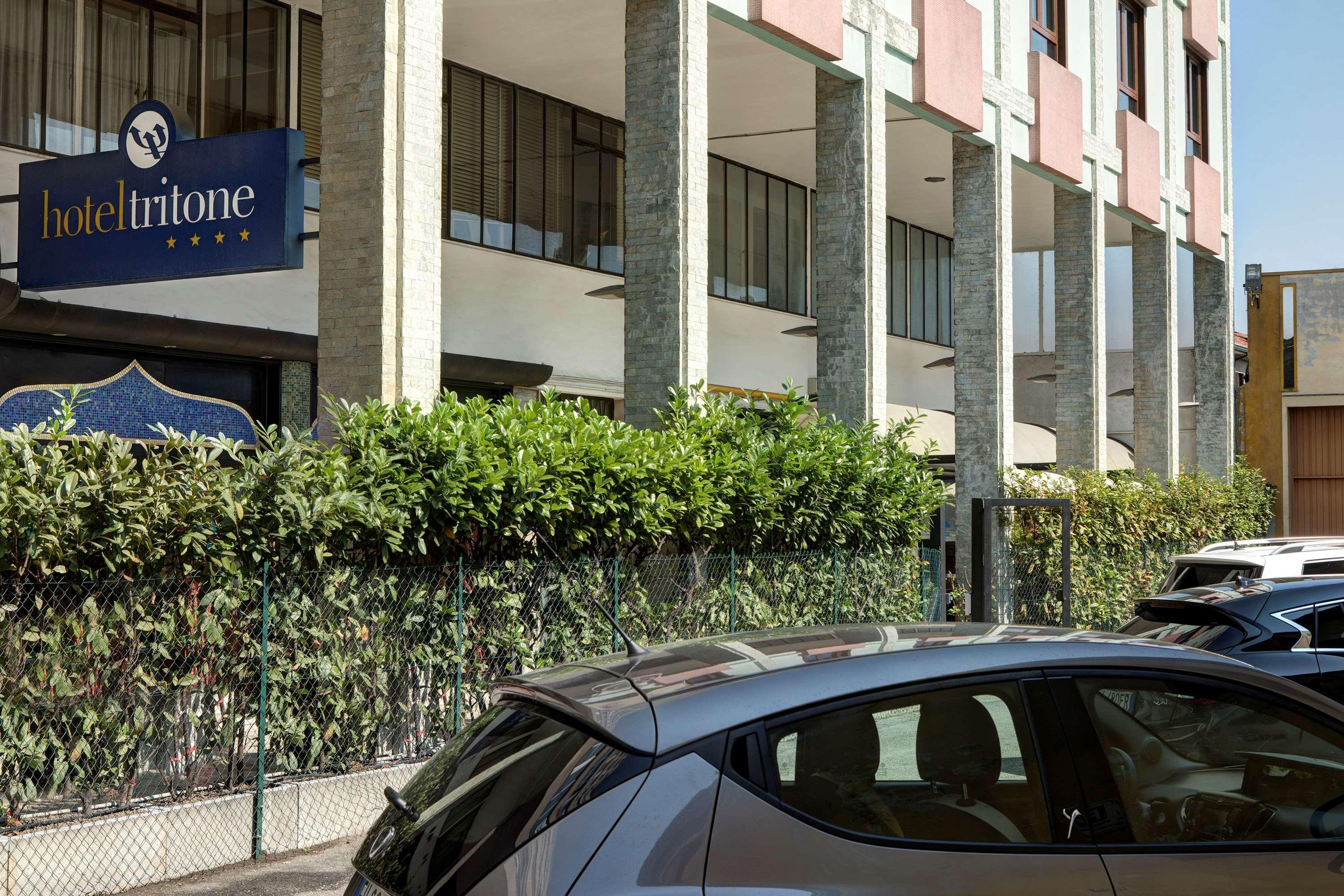 Western Tritone Hotel 4*